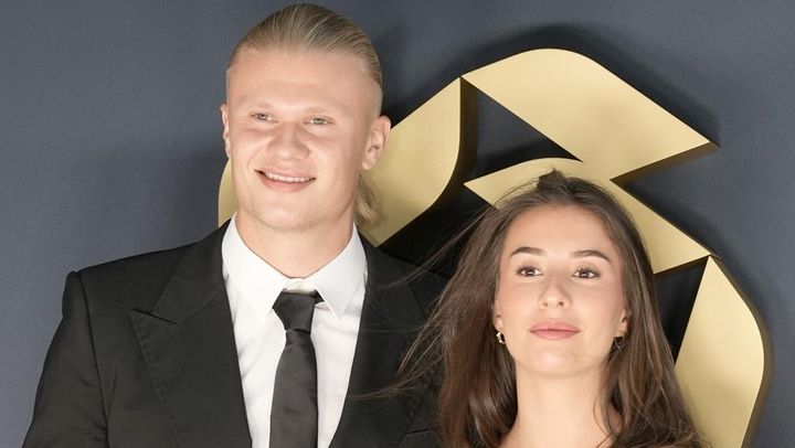 「彼女はちょっと恥ずかしいかも…」25歳最強FW、彼女と一緒に『マイクラ』をプレイしてると告白