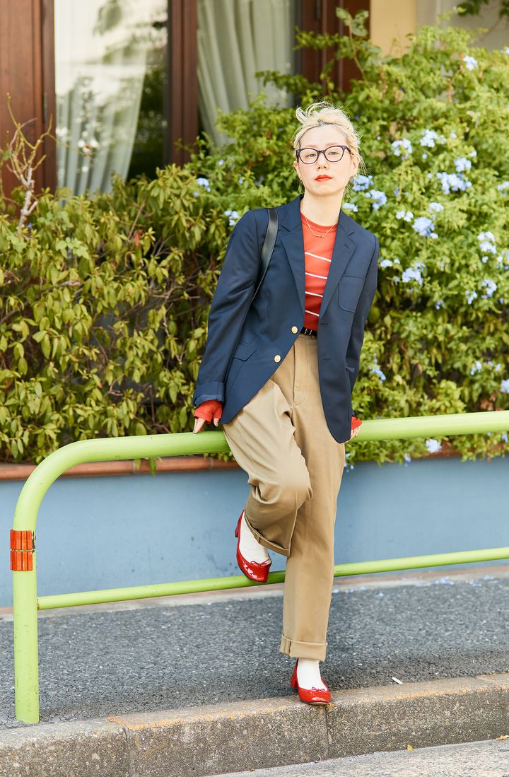 レディな雰囲気で気回せる万能アイテム《THE SHINZONE （シンゾーン）》の ハイウエストチノ【FUDGE dig.｜おしゃれ探求者の、「愛用チノパン」04 FUDGENA SPECIALIST 佐々木茜 】