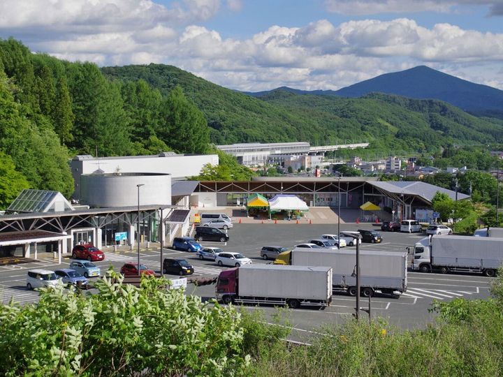 All About ニュース編集部が全国205人を対象に実施した「秋に行きたい道の駅に関するアンケート」の調査結果から、「秋に行きたいと思う岩手県の道の駅」ランキングを発表！ 「石神の丘」を抑えた同率1位は？