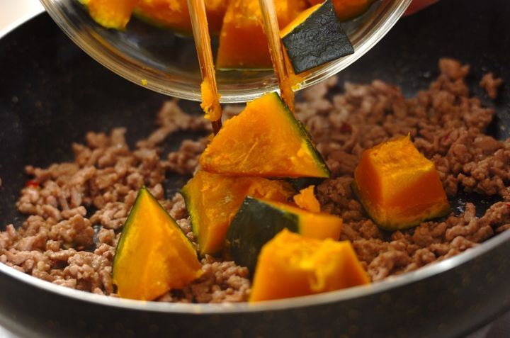 カボチャの豆板醤炒めの作り方2