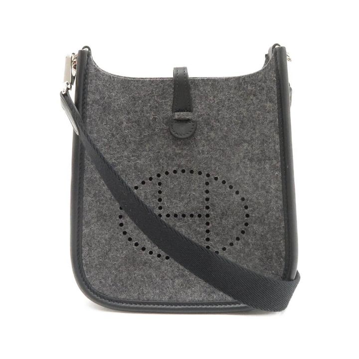 フェルト素材のエブリン