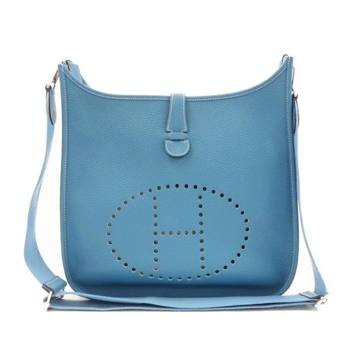 ライトブルーのエブリン