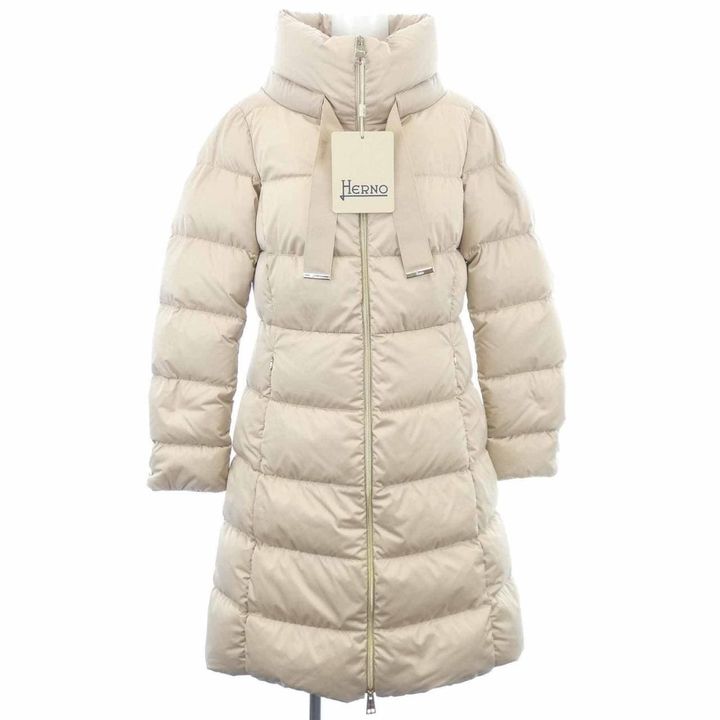 ヘルノのダウンコート