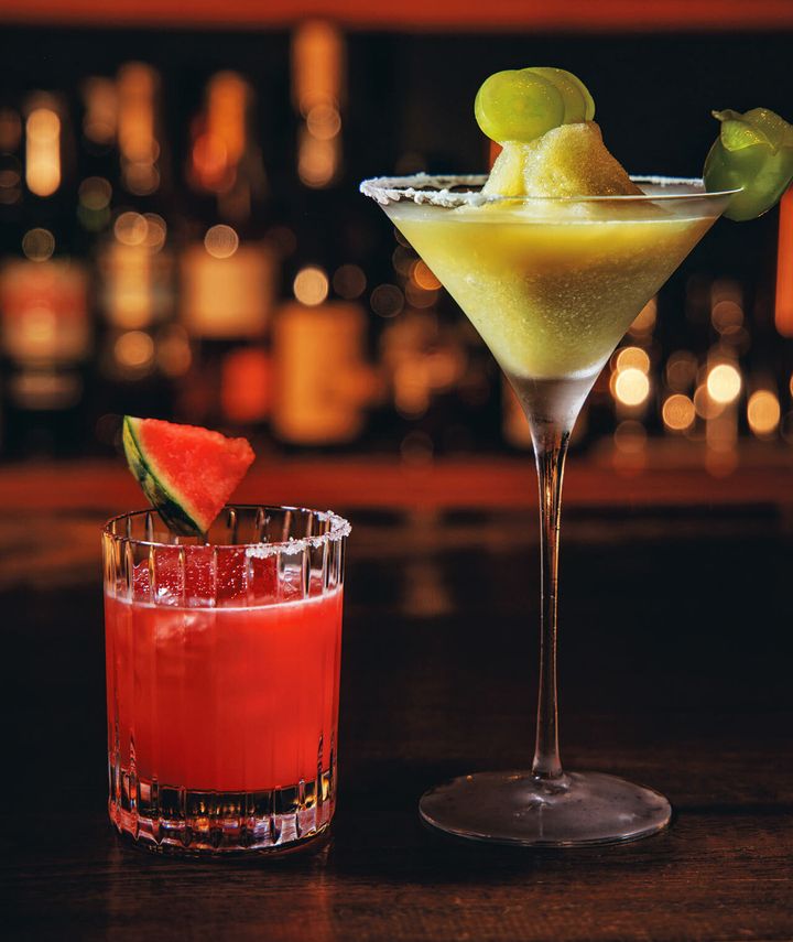 四谷三丁目『Bar 橙』の「スイカのソルティードッグ」、「シャインマスカットのフローズンカクテル」