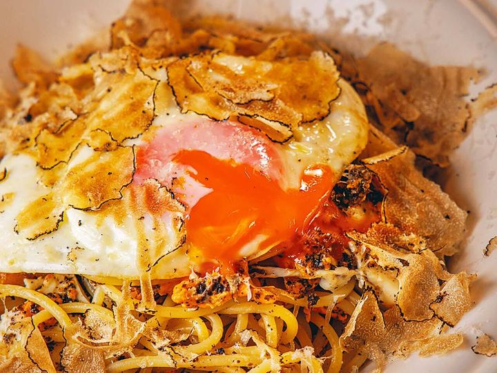 四谷三丁目『Sole di Italy』の「トリュフと半熟卵の豪華な貧乏パスタ」