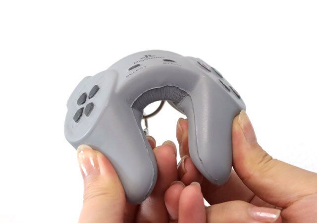 PSコントローラーキーホルダーむぎゅっと握れる