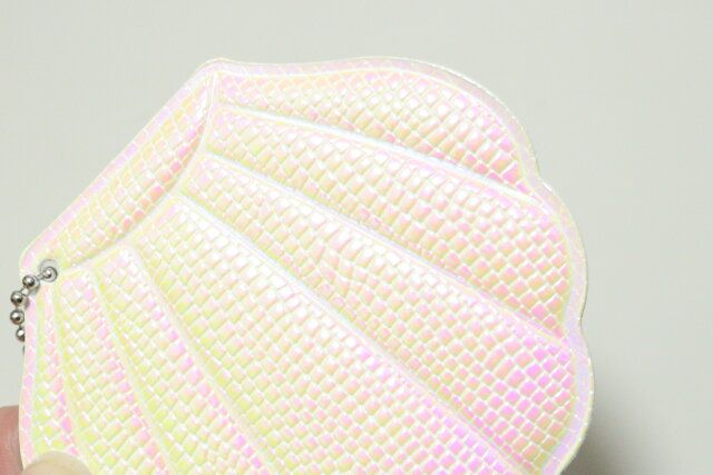 ダイソー ミラーキーホルダー（貝） デザイン