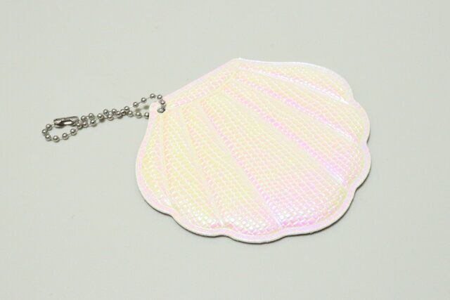 ダイソー ミラーキーホルダー（貝）