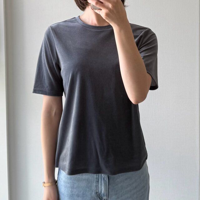 GU シアーベロアミニT+X DARK GRAY Lサイズ着用