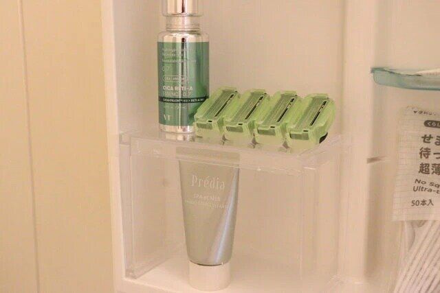 セリア 洗面鏡スライドラック