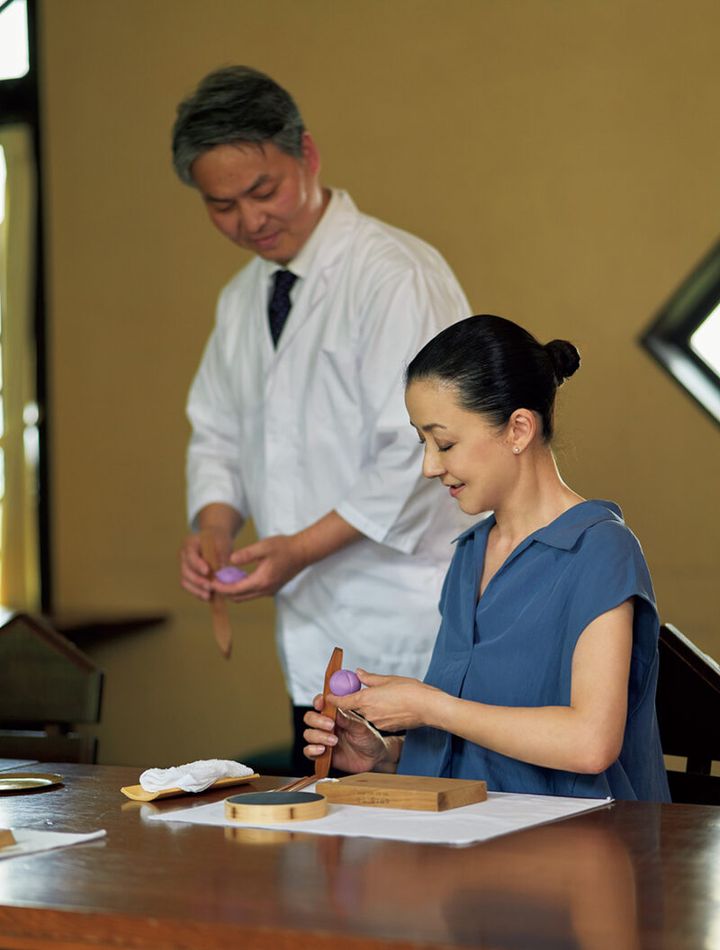 桐島かれんさん 和菓子を習う 作って味わう新たな楽しみ