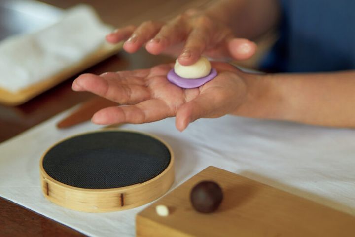 桐島かれんさん 和菓子を習う 作って味わう新たな楽しみ