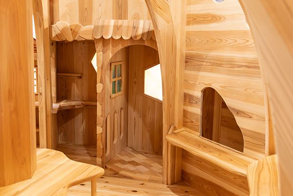 【愛知県名古屋市】SukuSuku English Preschool 浦里が自然素材でつくられた大型遊具『Nekopu』導入