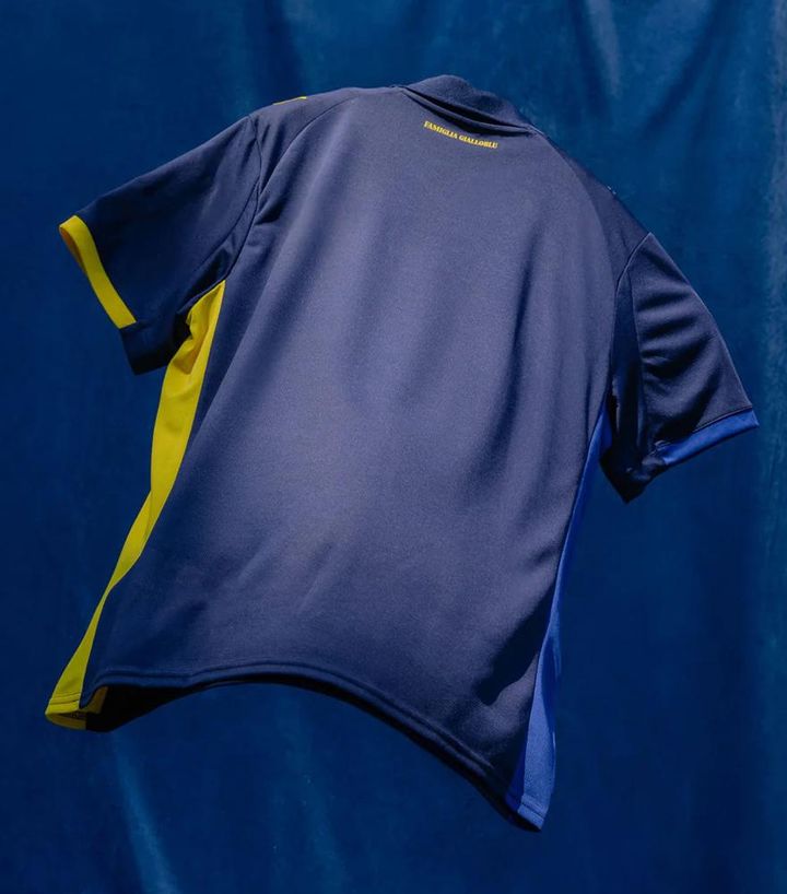 日本代表GK所属のイタリア古豪にオシャレな新ユニフォーム登場！「90年代カラー」が懐かしい