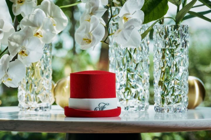 「スカーレットシルクハット」