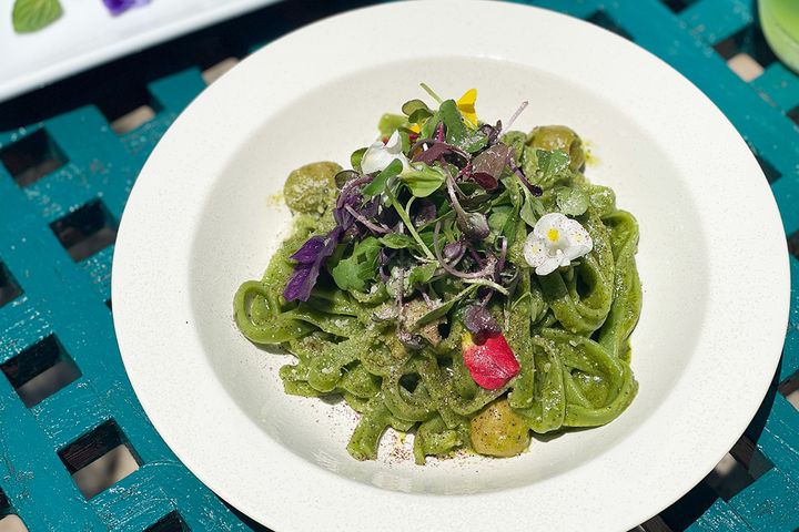 「フラワーガーデンパスタ（ジェノベーゼ）」1400円