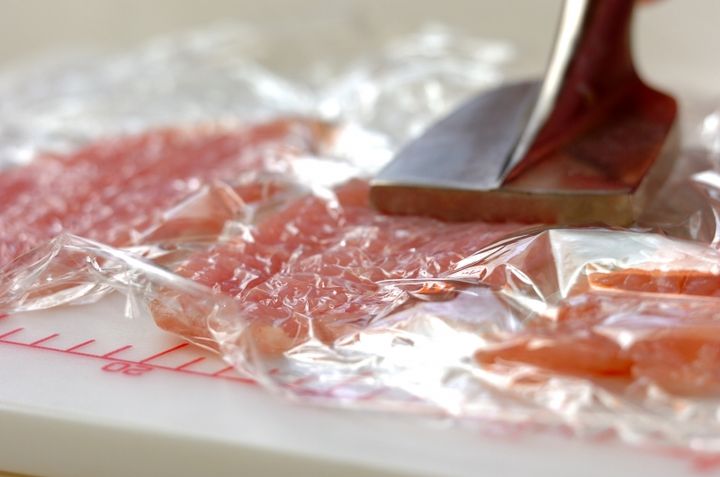 鶏ささ身のからしじょうゆ揚げの下準備1