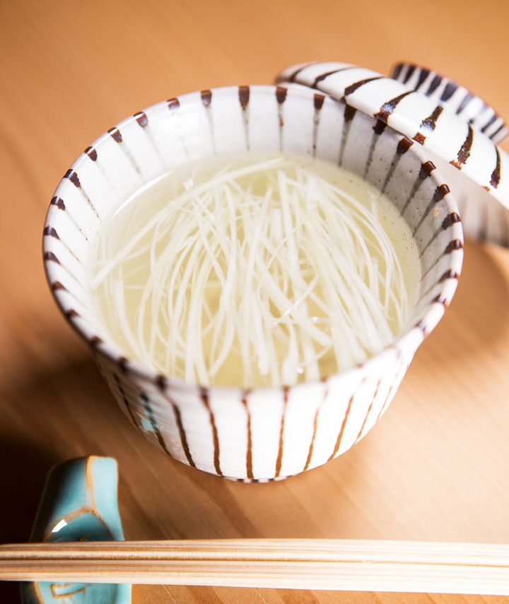 銀座一丁目『はち巻岡田』の「岡田茶わん」