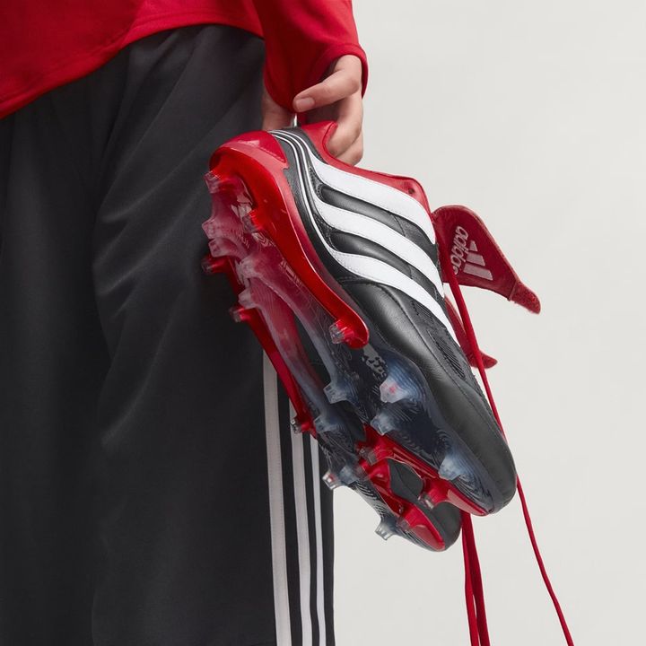 adidas伝説のサッカースパイク『プレデタープレシジョン』、鉄板カラー“黒×白×赤”が復刻！10月25日発売