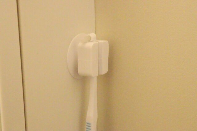 ダイソーのミニブラシにも使える歯ブラシキャッチ（吸盤、3個）