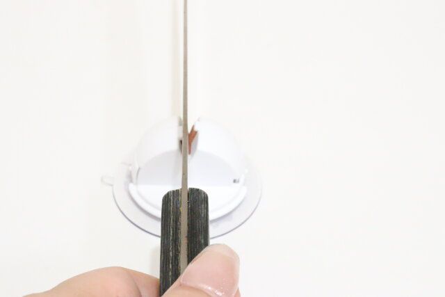 ダイソーの包丁研ぎ 吸盤タイプ シロクマで包丁研ぎ