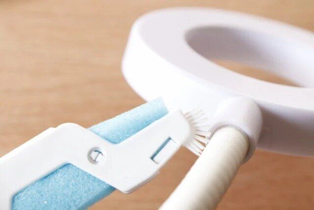 ダイソーの便利なトイレブラシ