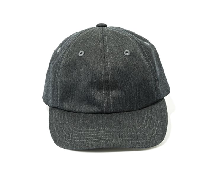 カジュアルにもきれいめにもマッチする、洗練デザイン