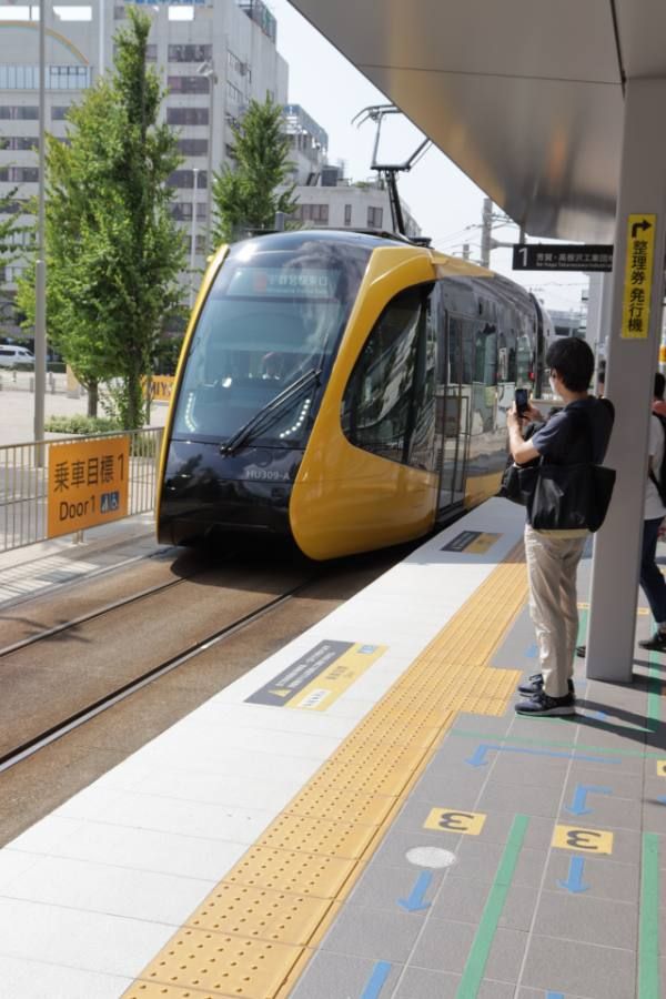 ＬＲＴが走る画像