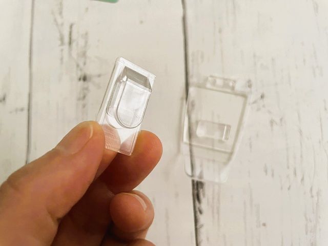 ダイソー リモコンフック「くりぴた」クリア