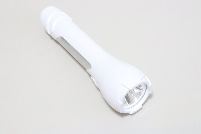 ダイソーの握ると点くライト2