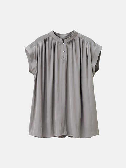 PLSTのライトサテンメタルボタンブラウス