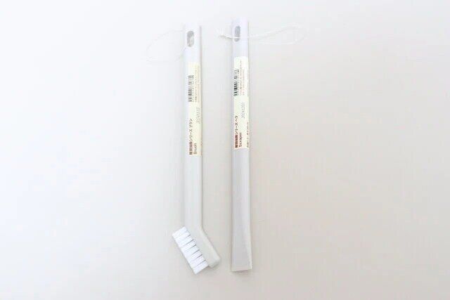 無印良品の隙間掃除シリーズ ブラシ／ヘラのパッケージ