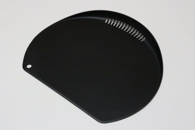 水切りできるD型まな板（滑り止め） デザイン