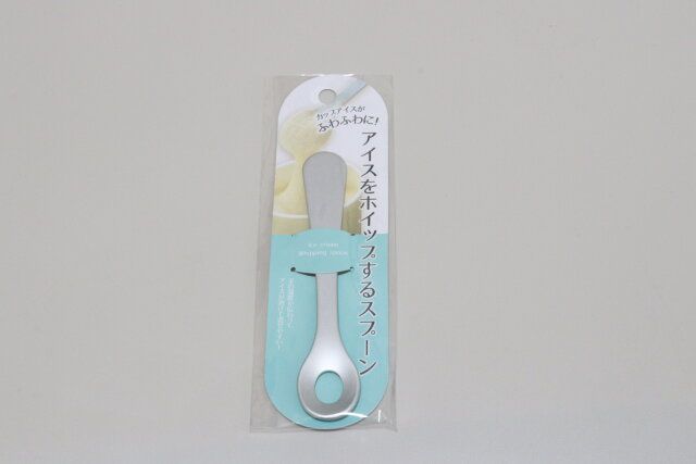 ダイソーのアイスをホイップにするスプーンのパッケージ