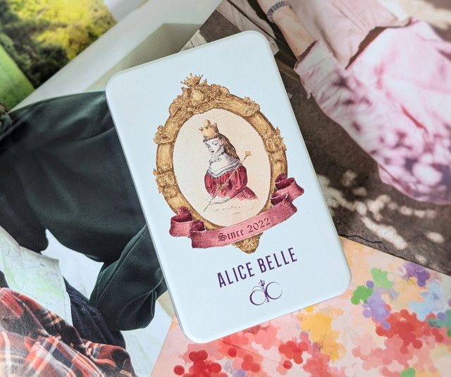 ALICE BELLEのクラシカルなオリジナル缶パッケージ