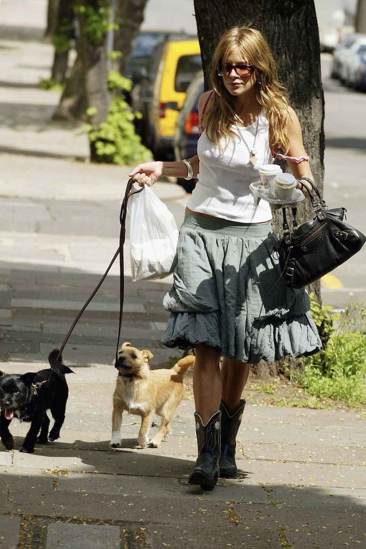 画像: 2004年、愛犬とともにロンドンにて。