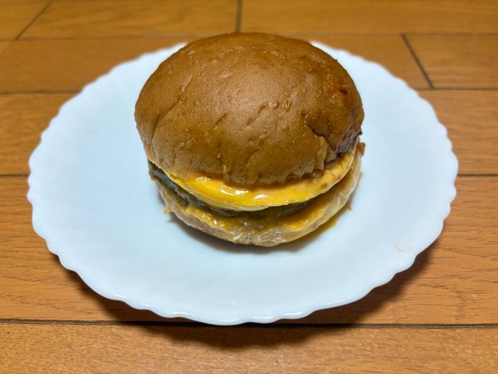 チーズに溺れろ！月見チーズバーガー