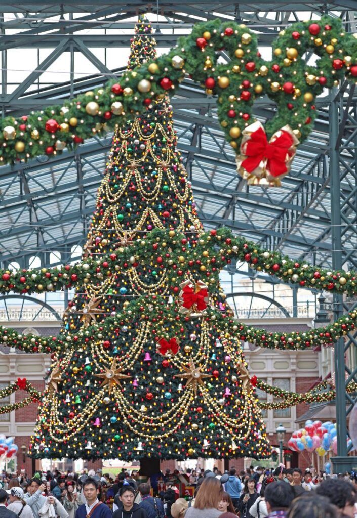 ディズニーリゾート公式X公式アカウントは3日、「ディズニー・クリスマス」についての続報を公開しました。