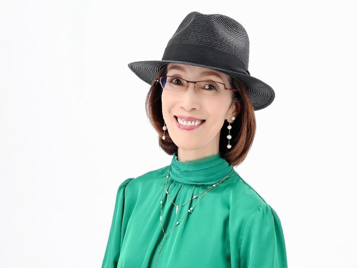 数々のキャラクターコラボ本を手掛けている占い師・阿雅佐さんにインタビュー。細部にまでこだわって生み出される作品は、なぜファンに愛され続けるのか？ その秘密を伺いました。※写真：阿雅佐さん提供