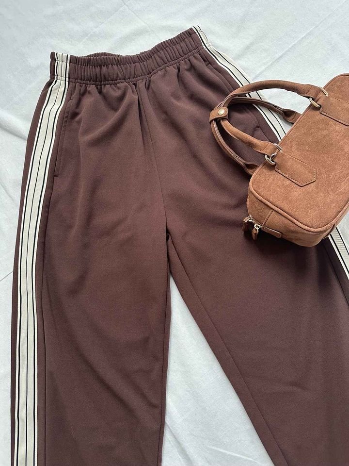 画像: ラインパンツ