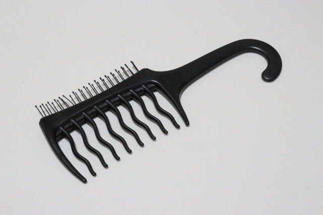 ダイソー ヘアブラシつきコーム