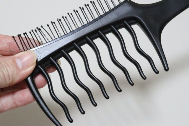 ダイソー ヘアブラシつきコーム ブラシ