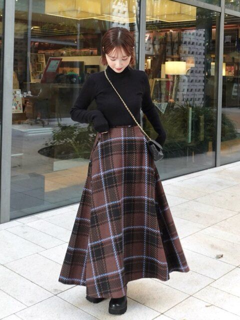 2025秋おすすめレディースコーデチェック柄スカート