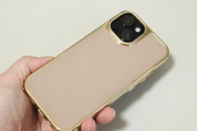 ダイソーとガルコレコラボのスマホケース