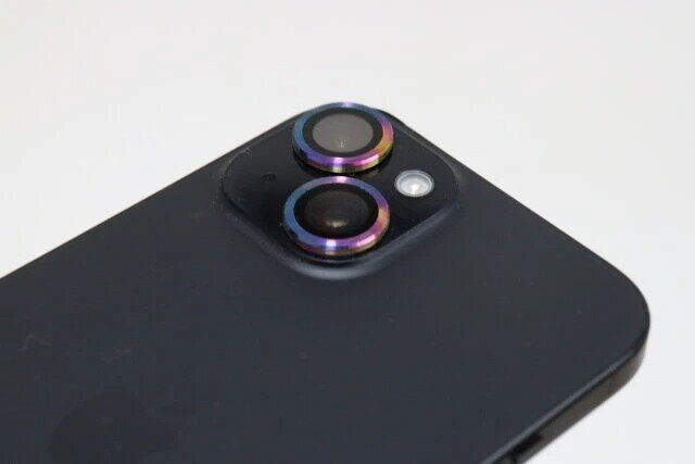 ダイソーのiPhone用のカメラレンズ保護カバー