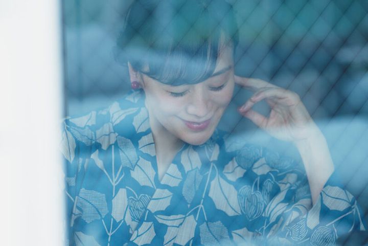 浴衣（反物価格）￥96,800、半巾 帯￥34,100 ／ともに竺仙、その他 ／スタイリスト私物