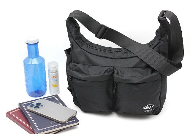 umbro［アンブロ］ダブルポケット軽量ショルダーバッグ