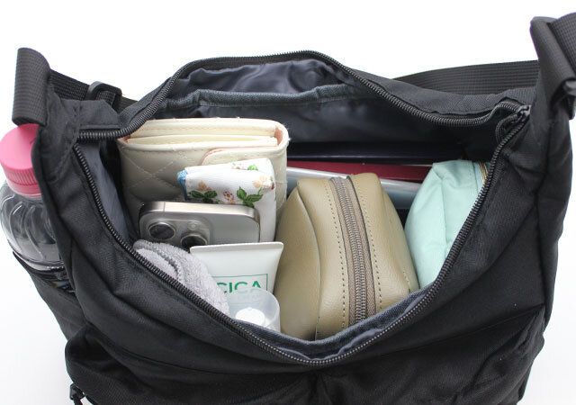 umbro黒ショルダーバッグ大容量