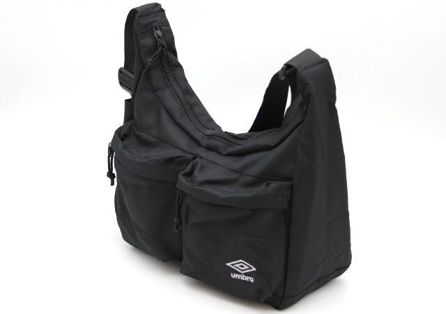 umbro黒ショルダーバッグ自立