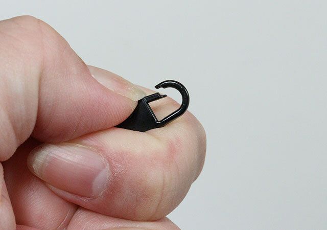 セリア 壊れたファスナーの引手交換用パーツ2個入 つけ外し